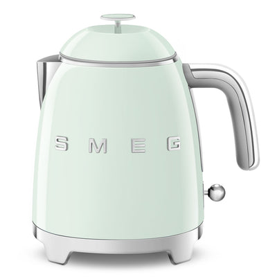 Smeg 0.8 L Mini Cordless Electric Kettle - KLF05PGUS|Mini bouilloire électrique Smeg sans fil de 0,8 l - KLF05PGUS