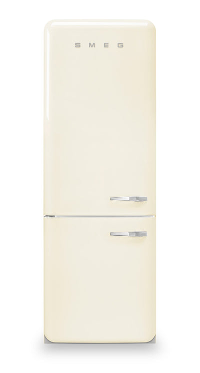 Smeg 18 Cu. Ft. Retro Bottom-Freezer Refrigerator - FAB38ULCR|Réfrigérateur Smeg rétro de 18 pi3 à congélateur inférieur - FAB38ULCR