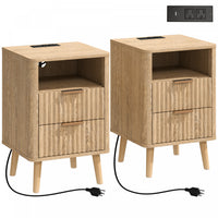 HOMCOM Nightstands Set of 2, Bedside Tables with Charging Station, Oak