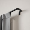 Umbra Twilight Matte Black Expandable Blackout 3/4" Curtain Rod - 30"-84" | Tringle à rideaux coupe-lumière extensible Twilight de Umbra noir mat de 3/4 po - 30 po à 84 po