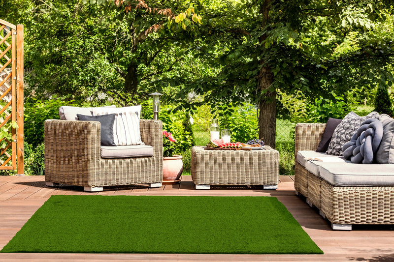 Contemporary 2'0\" x 6'0\" Faux Grass Rug in Green Outdoor Area Rug