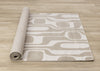 Leopold Modern Mid-Century Beige Cream Area Rug - 5'3" x 7'7"|Carpette Leopold beige et crème de style moderne du milieu du 20e siècle - 5 pi 3 po x 7 pi 7 po