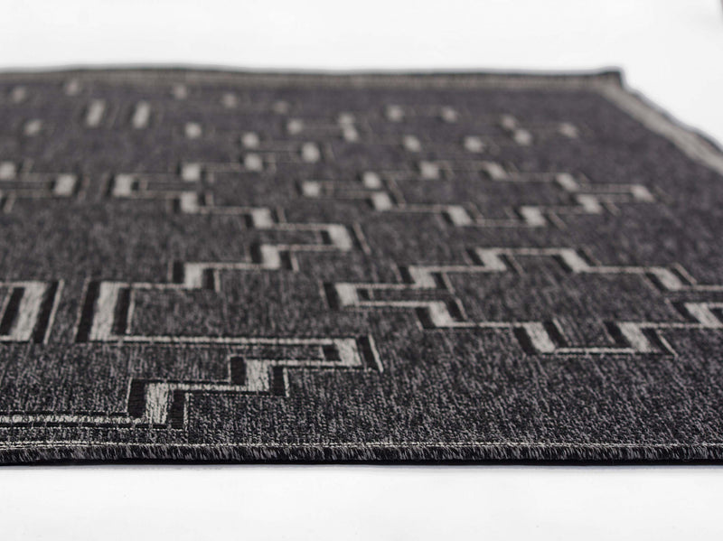 Esina Transitional 5'3\" x 7'0\" Area Rug in Black Indoor Area Rug