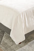 Bellflower Grove 3-Piece Full/Queen Comforter Set - Cream| Ensemble d’édredon Bellflower Grove de 3 pièces pour lit double ou grand lit - crème