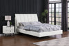 Nova Upholstered Platform Bed in White Vegan-Leather Fabric - King Size | Lit plateforme rembourré Nova en tissu de cuir végétalien blanc - format très grand lit