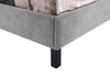 Amos Upholstered Platform Bed in Grey Fabric with Tufted Headboard - King Size | Lit plateforme Amos rembourré en tissu gris avec tête de lit capitonnée - format très grand lit