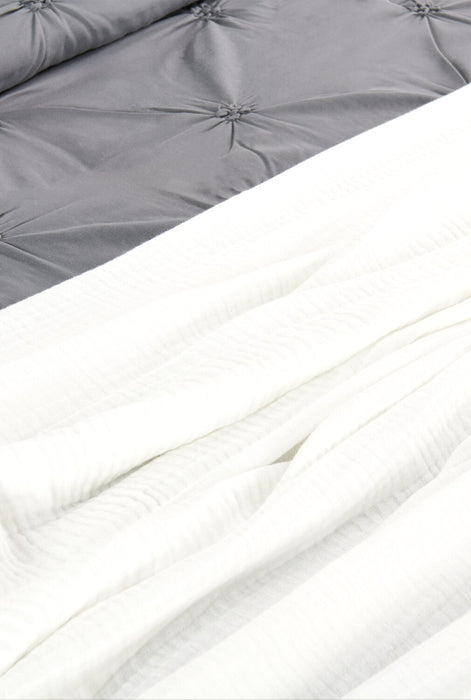 Veranda & Grove 4-Layer Queen Cotton Blanket - White