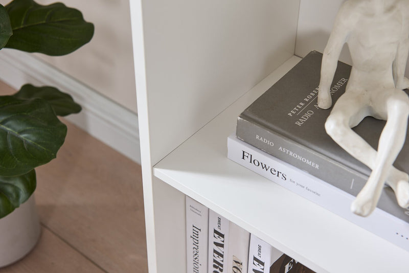 William 15.75\" 2-Shelf Bookcase - White 