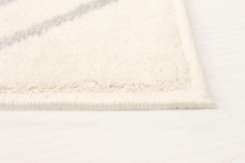 August Geod White-Grey 6'7\" x 9'6\" Area Rug