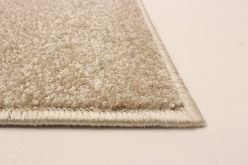 Ellegance Ivory / Green 6'7\" x 9'6\" Area Rug