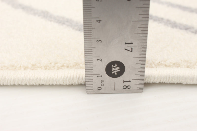 August Geod White-Grey 6'7\" x 9'6\" Area Rug