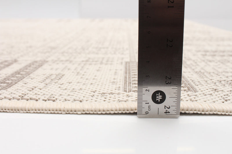 Joni Ivory Area Rug - 4'4\" X 6'5\" 