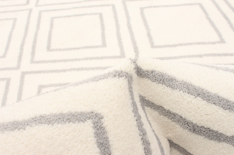 August Geod White-Grey 6'7\" x 9'6\" Area Rug