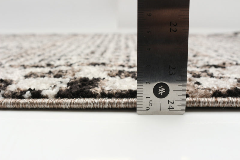 Vera Quattro Ivory/Grey Area Rug - 2'7\" x 8'4\"