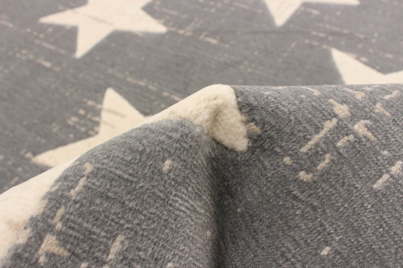 Ira Grey 5'3\" x 7'7\" Area Rug
