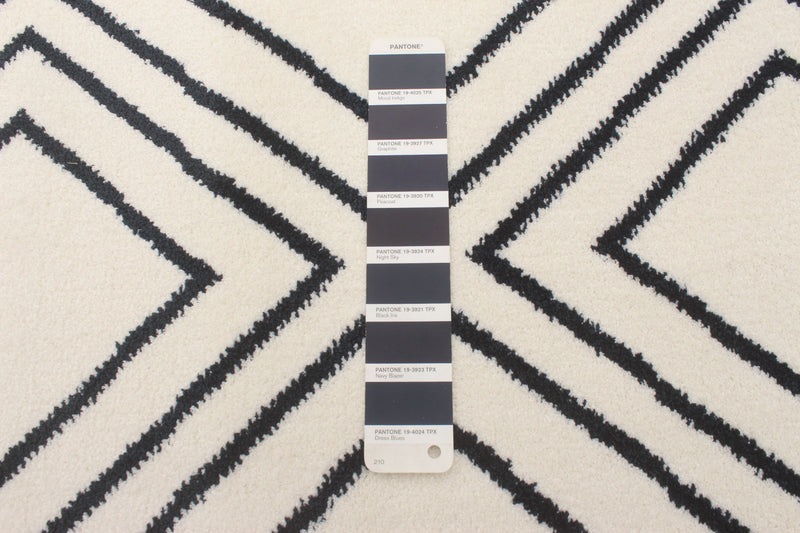 August Geod White-Navy 7'10\" x 10'2\" Area Rug
