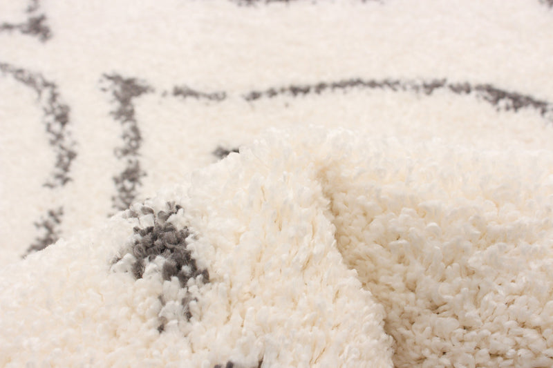Gael Ivory Shag 3'11\" x 6'0\" Area Rug