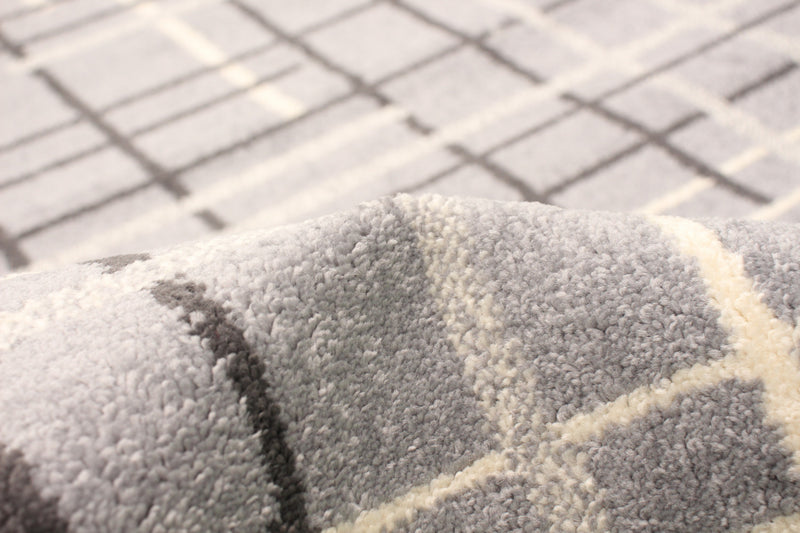 Taite Silver Area Rug - 5'3\" x 7'3\"