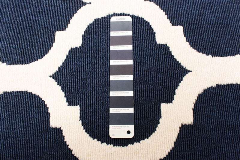 Sophie Ivory-Navy Area Rug - 4'7\" x 6'7\"